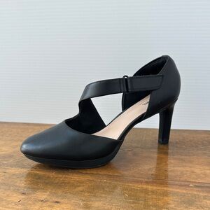 Clark’s Mary Jane Black Pumps
